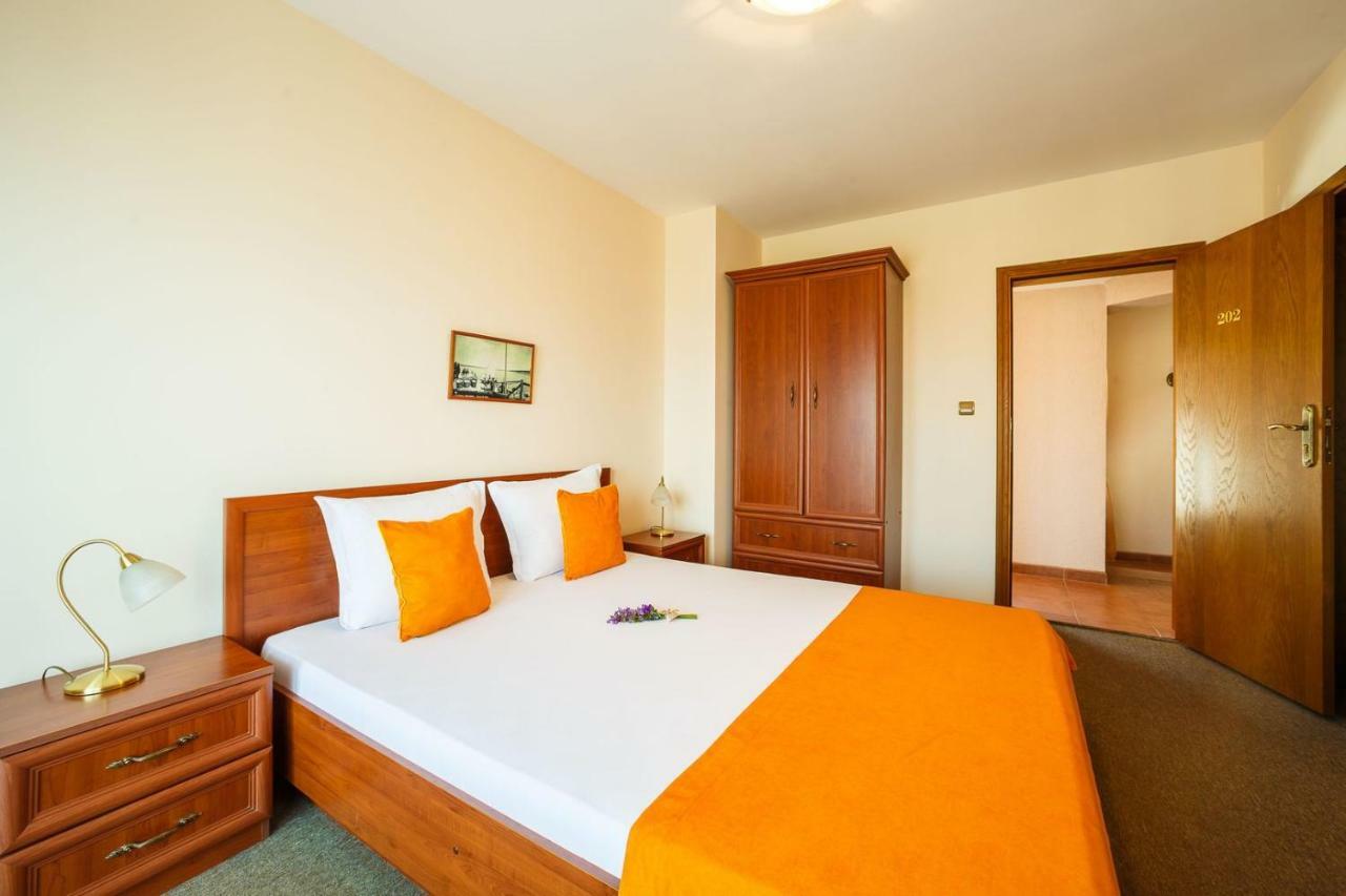 Hotel Albatros Old Town Sozopol Exteriör bild